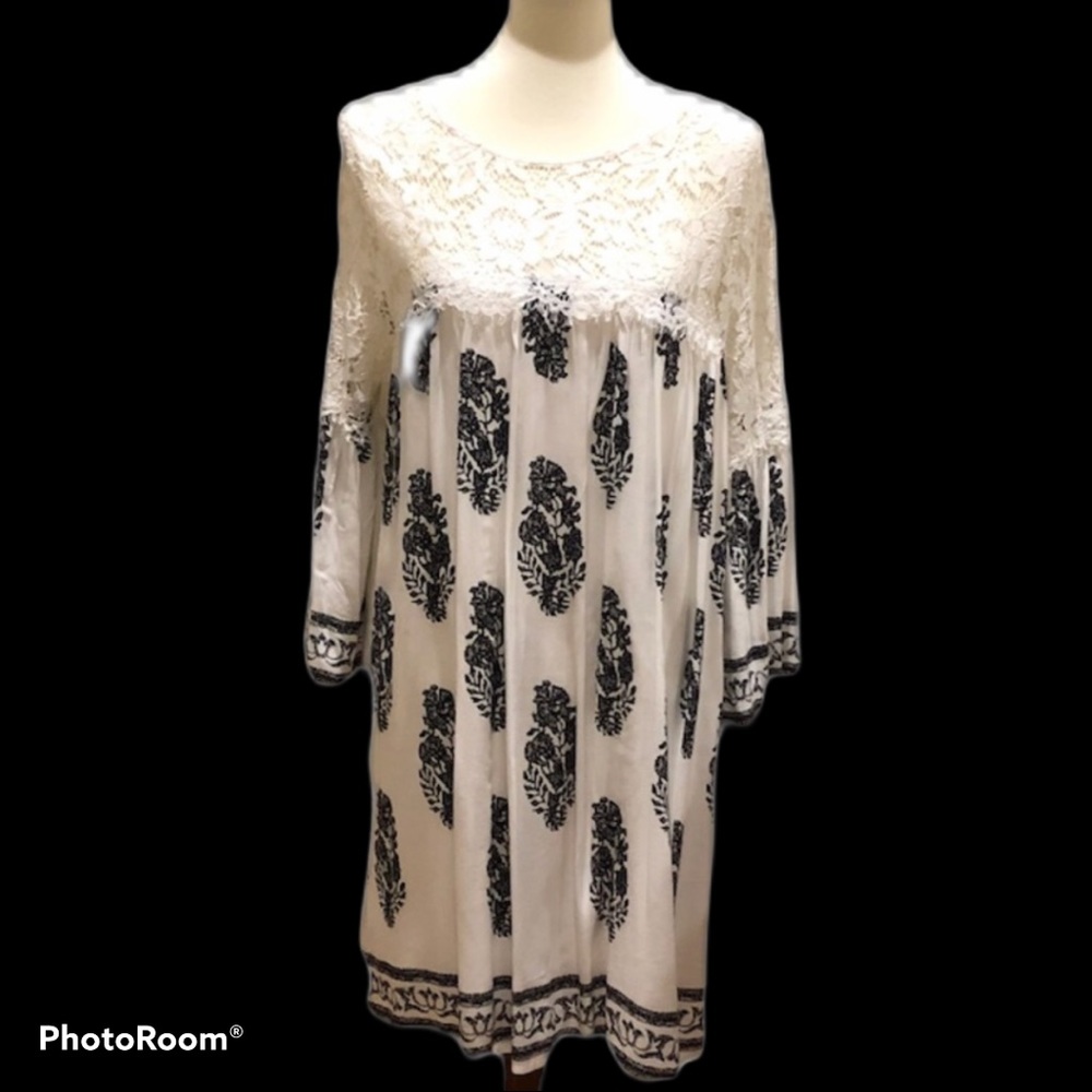 White & Black Boutique dress lined